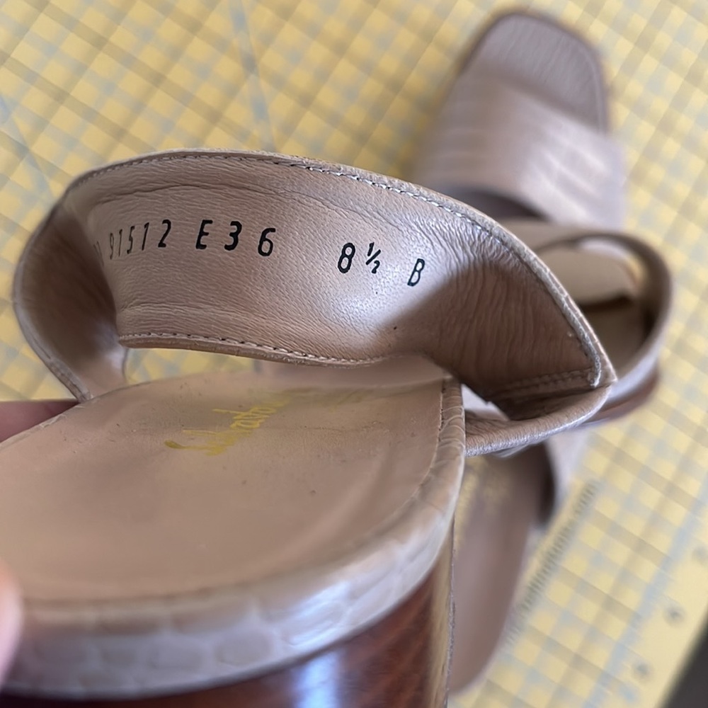 Shoes - Picture 5 of 5